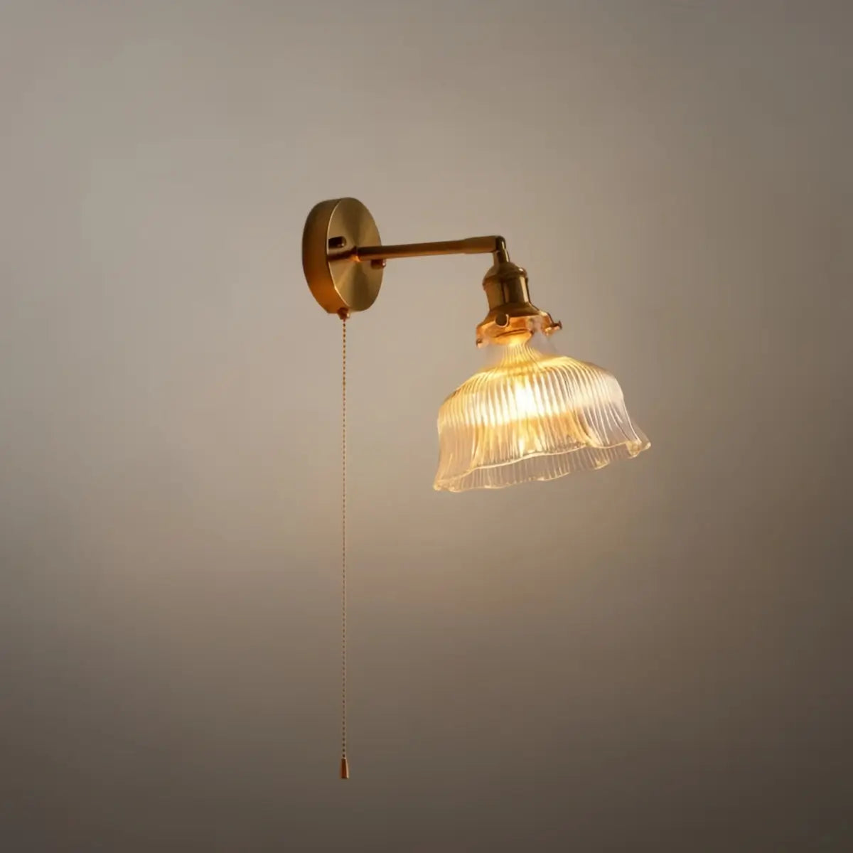 Vetro Vintage Brass Wall Lamp
